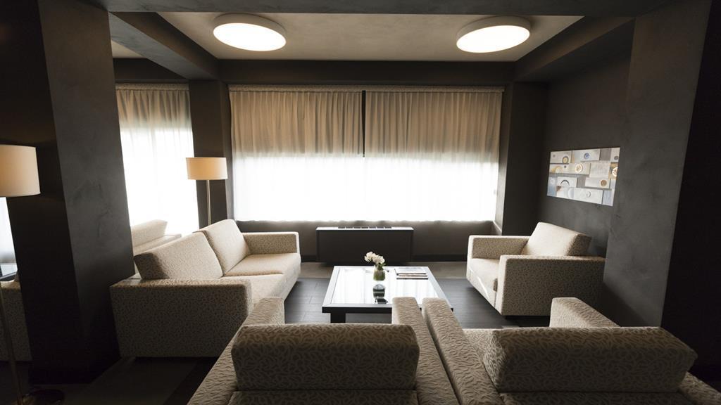 Hotel King, By R Collection Hotels Varedo Bagian luar foto